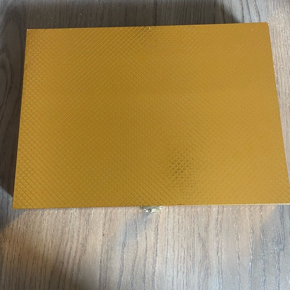 24-Piece Gold Flatware Silverware Set,18/10 Heavy Duty Stainless Steel Flatware - Picture 3 of 5